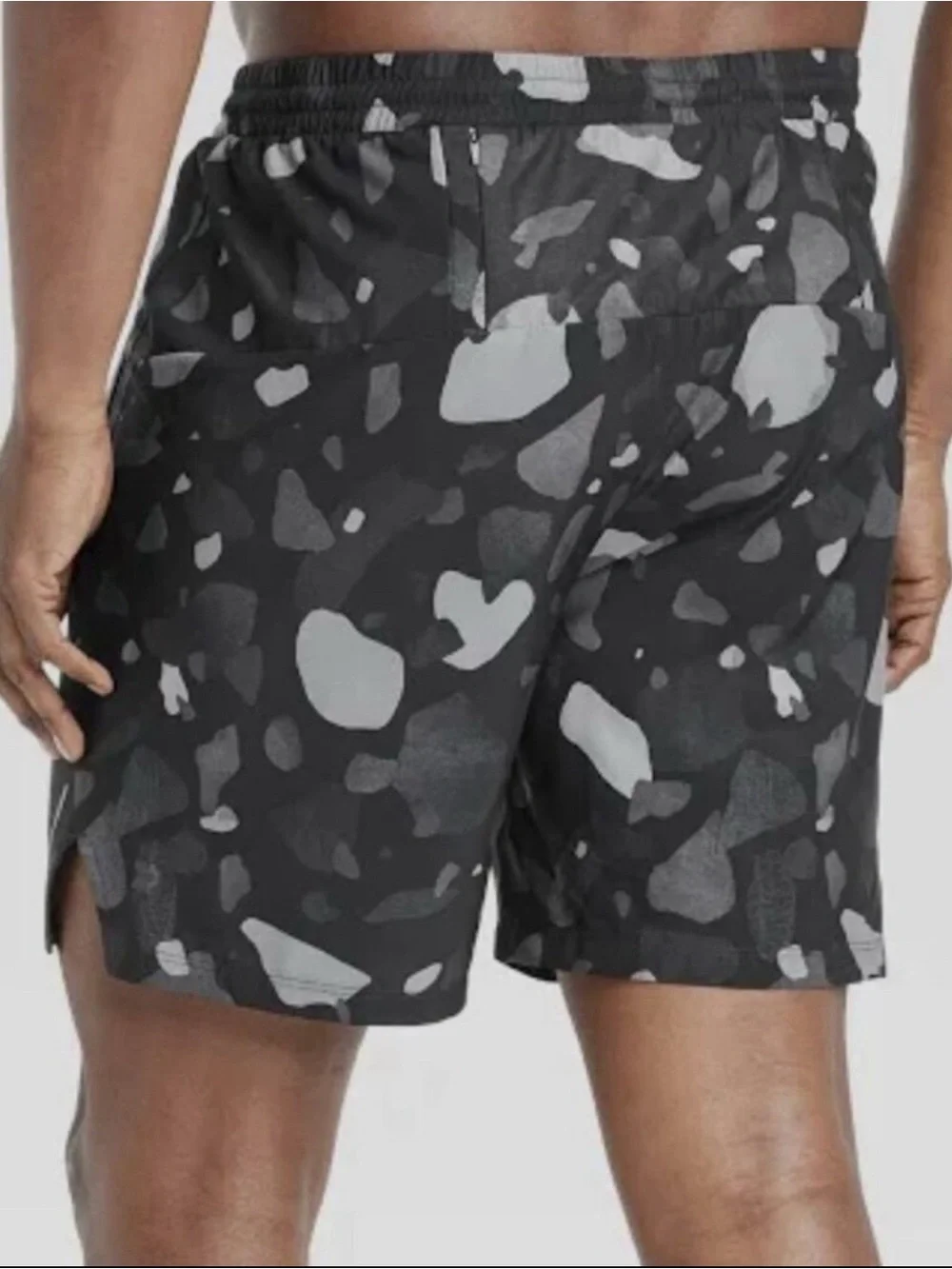 All In Motion Men’s Unlined 7” Running Shorts Black & Gray Camo